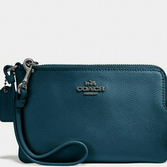 Coach Handbags - ↪️COACH LEATHER WRISTLET↩️️ 💙 